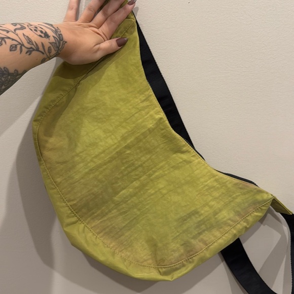 Baggu medium crescent crossbody - Picture 7 of 7